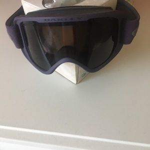 Women’s ski goggles